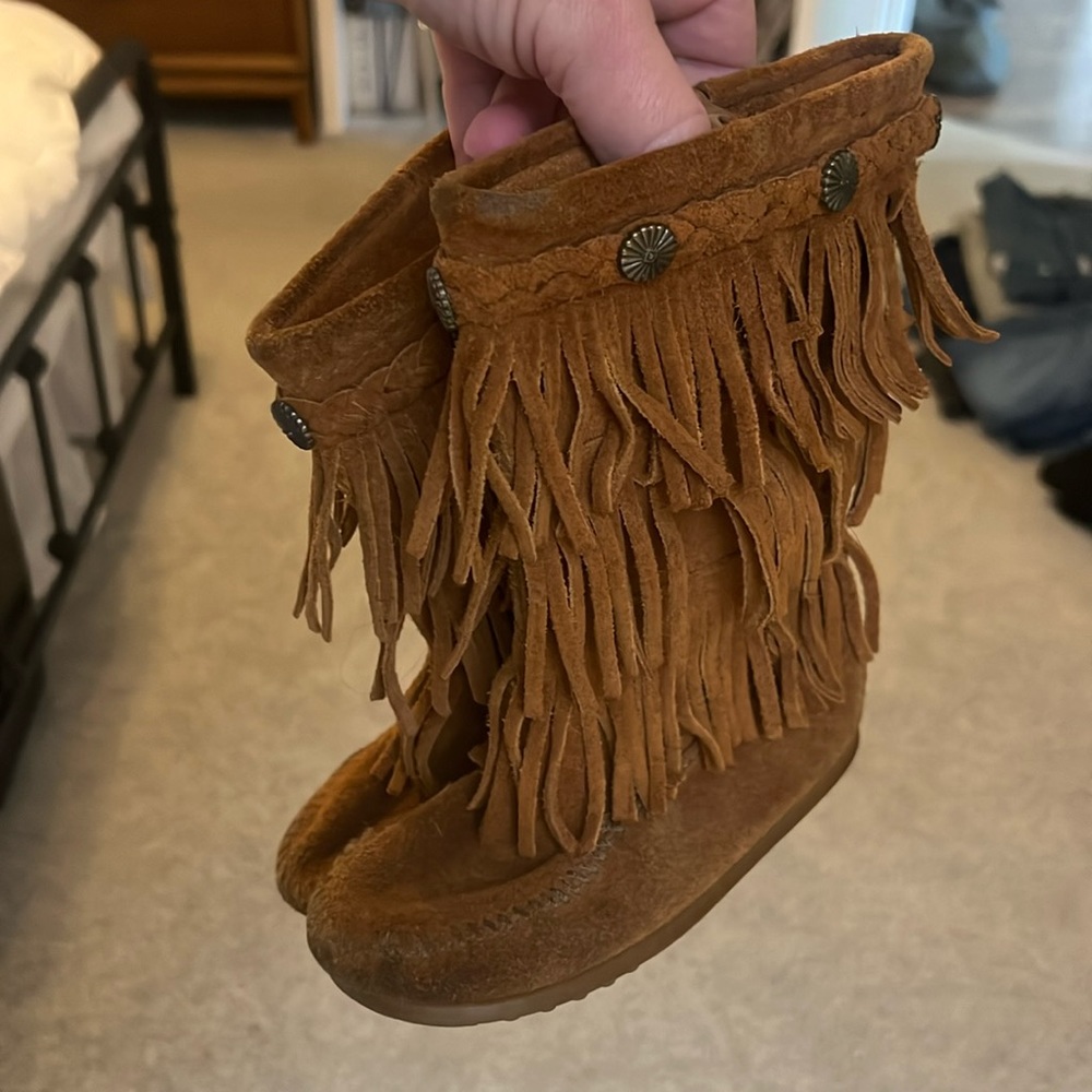 Minnetonka moccasin boots